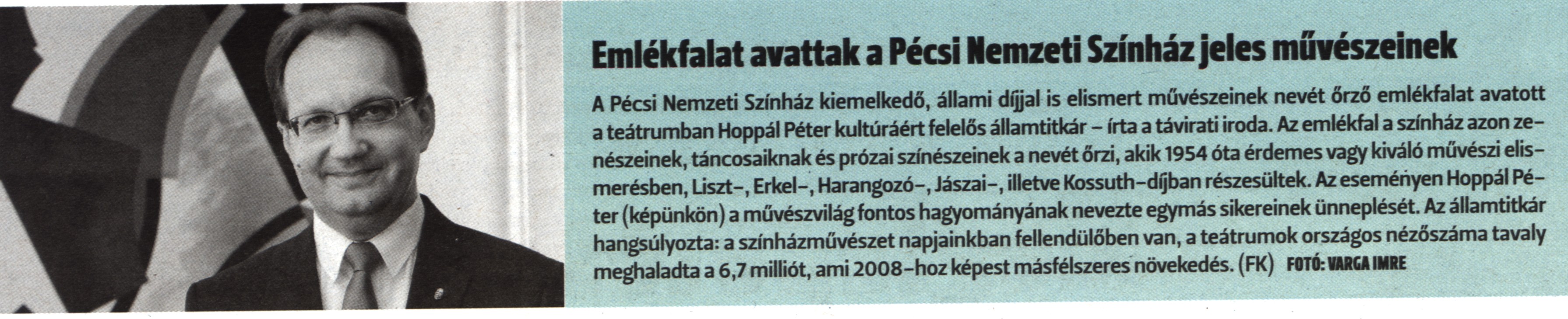 Emlékfalat avattak a Pécsi Nemzeti Színház jeles művészeinek