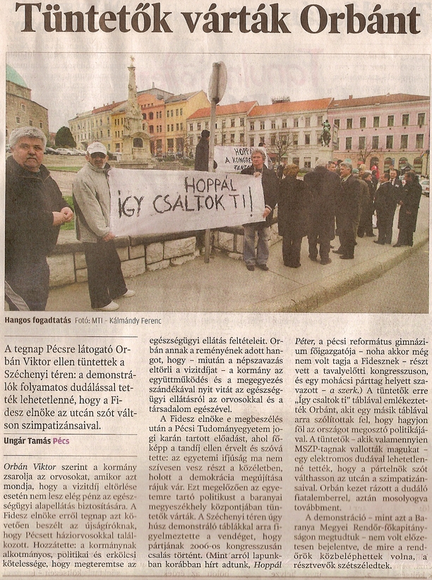 Tüntetők várták Orbánt