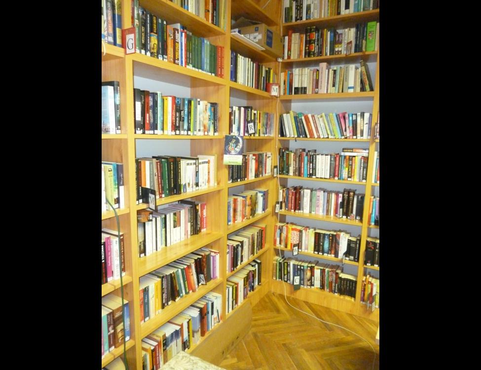 Botykapeterd könyvtár