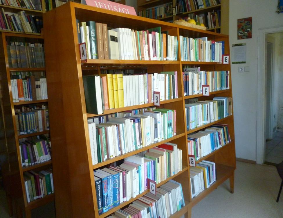Almamellék könyvtár